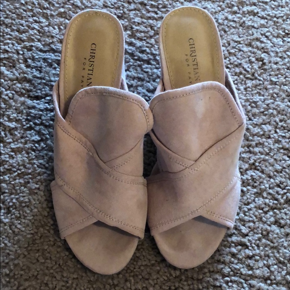 SUPER CUTE PINK HEELS